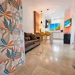 Sunshine - New Picasso Plaza - דירה