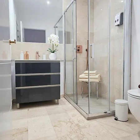 Sunshine - New Picasso Plaza - * マラガ
